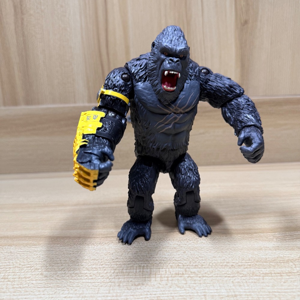 Godzilla x Kong 6 Inch Kong with B.E.A.S.T. Glove Monsterverse Action Figure